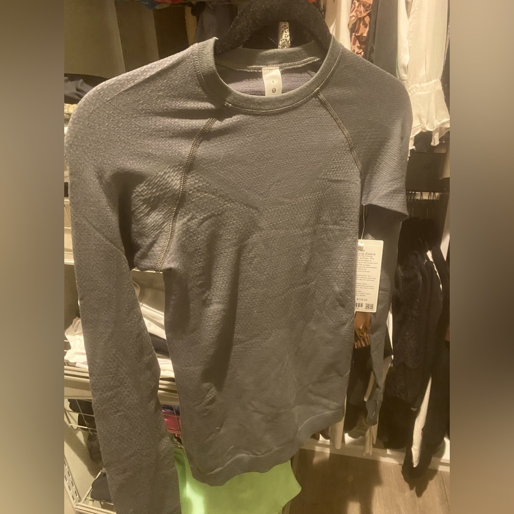 Brand new straight out of the package Lululemon Keep the Heat Thermal longsleeve